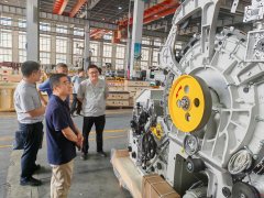 从动化学学院院长于金鹏率队前去青岛弘大纺织